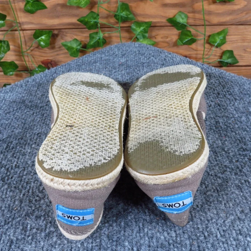 TOMS Classic Women Casual Slip On Alpargata Size 7.5 Everyday Taupe Canvas‎ Flat